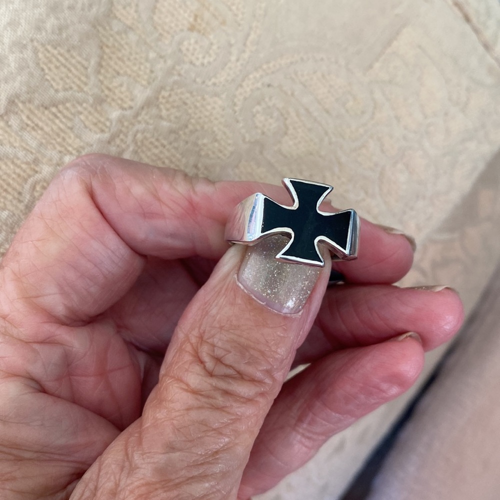 Ring - Picture 2 of 3